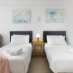 Pyr By Alfresco Apartment